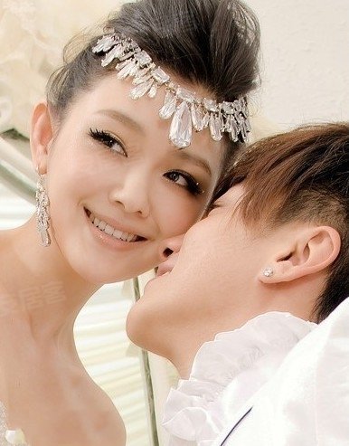 <em>明星们</em>绝美<em>婚纱</em>照!竟然有李宇春? –成都 地产
