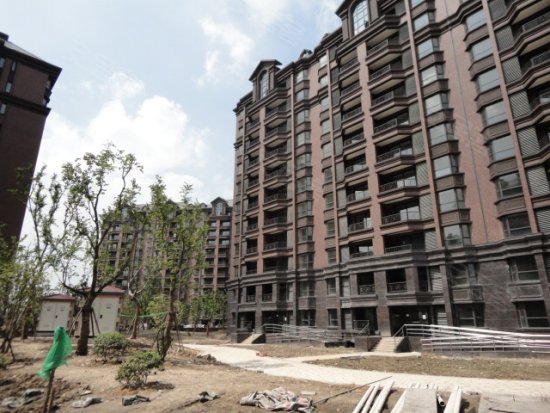 华西村人均收入_人均30平米