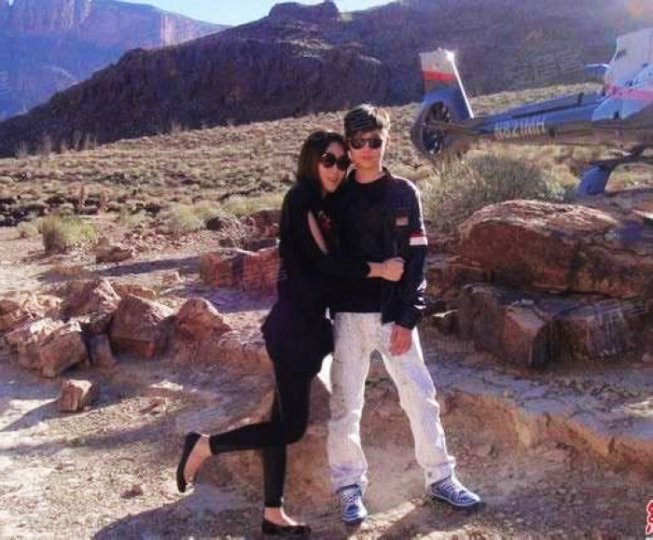 14岁<em>富二代</em>炫富 看其和美艳女友奢侈豪宅<em>生活</em>