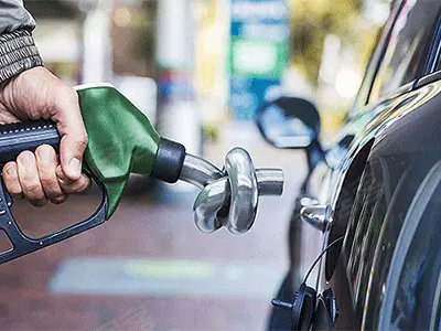 今起汽柴油价格降低 西安92号汽油每升降至5.